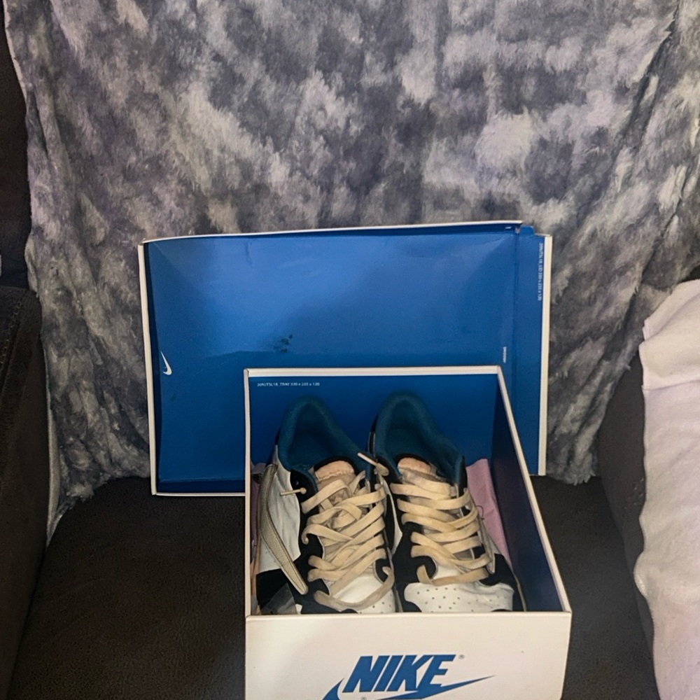 Travis Scott’s Fragment sz 12